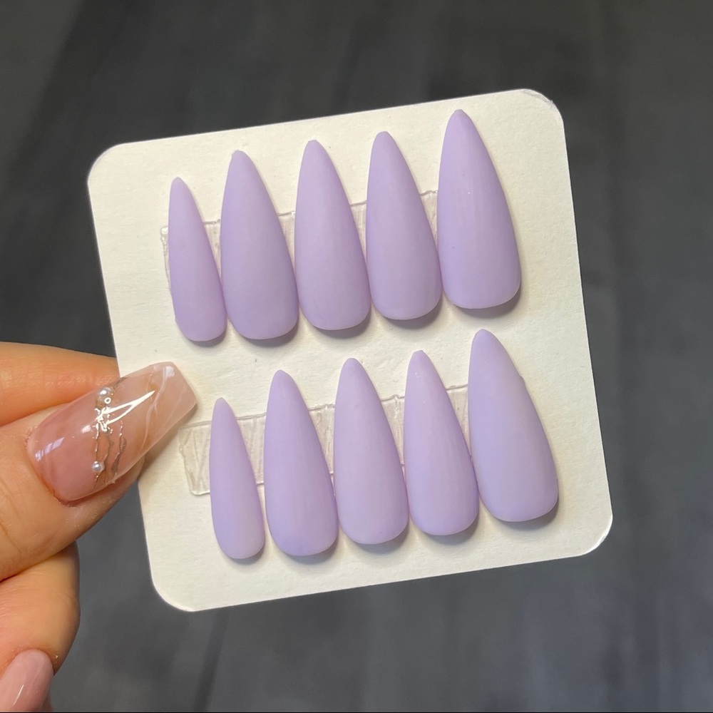 Reusable handmade press on nail fake nail in matte purple stiletto shape